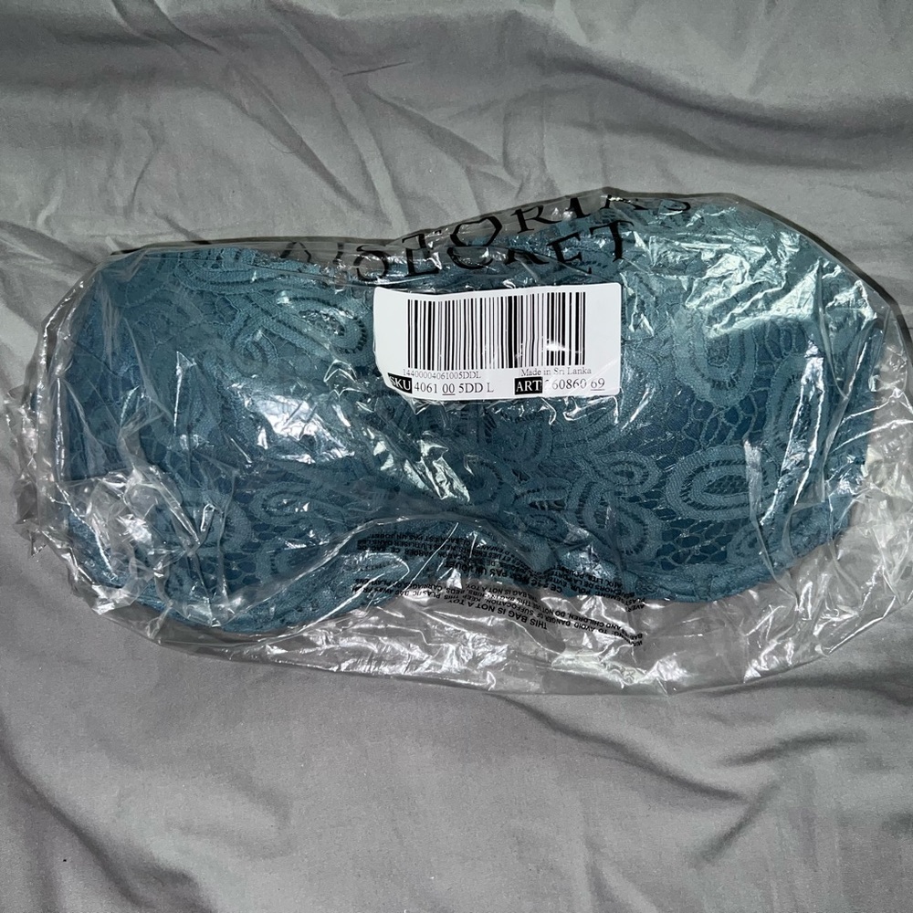 Victoria’s Secret pink bralette push up - Picture 2 of 3